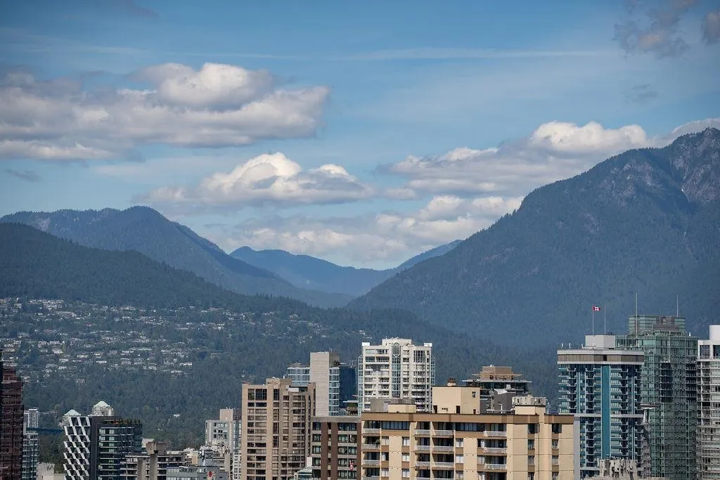 3201 1283 Howe Street