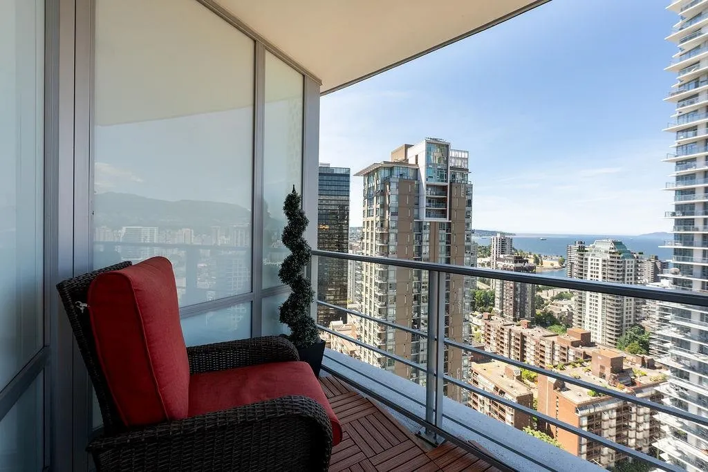 3201 1283 Howe Street