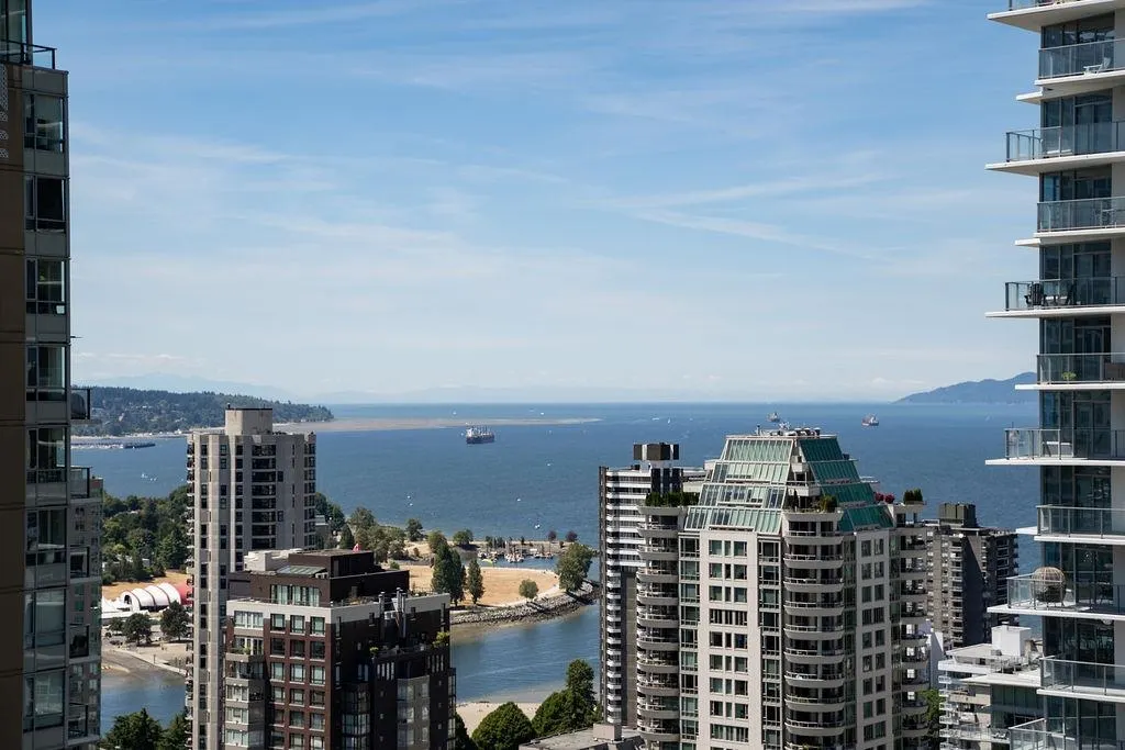 3201 1283 Howe Street