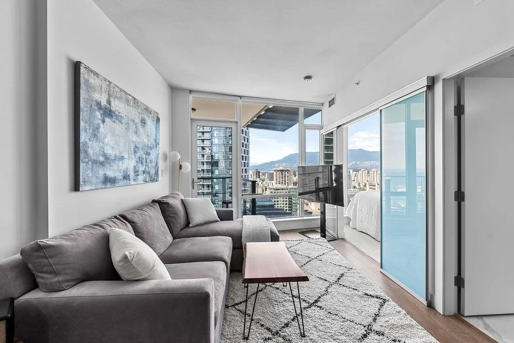 3201 1283 Howe Street