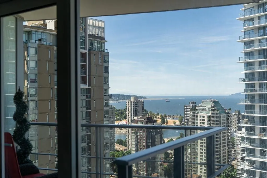 3201 1283 Howe Street