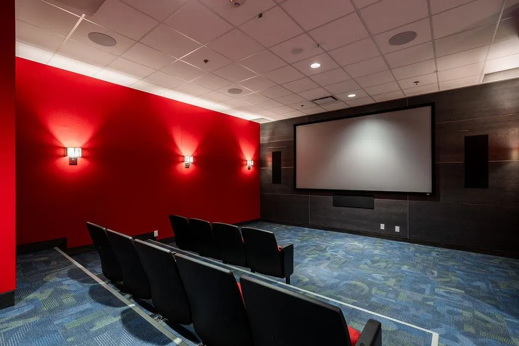 3201 1283 Howe Street