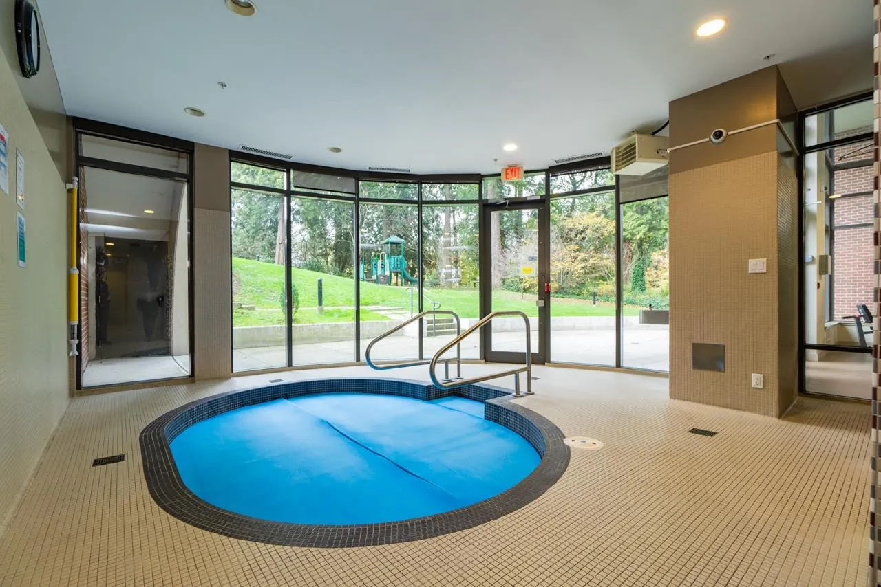 2902 7088 18th Avenue