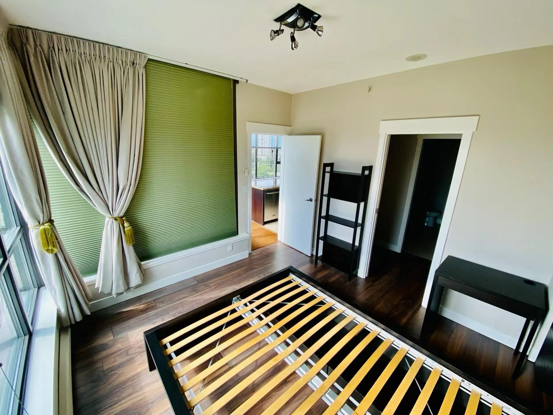 2902 7088 18th Avenue