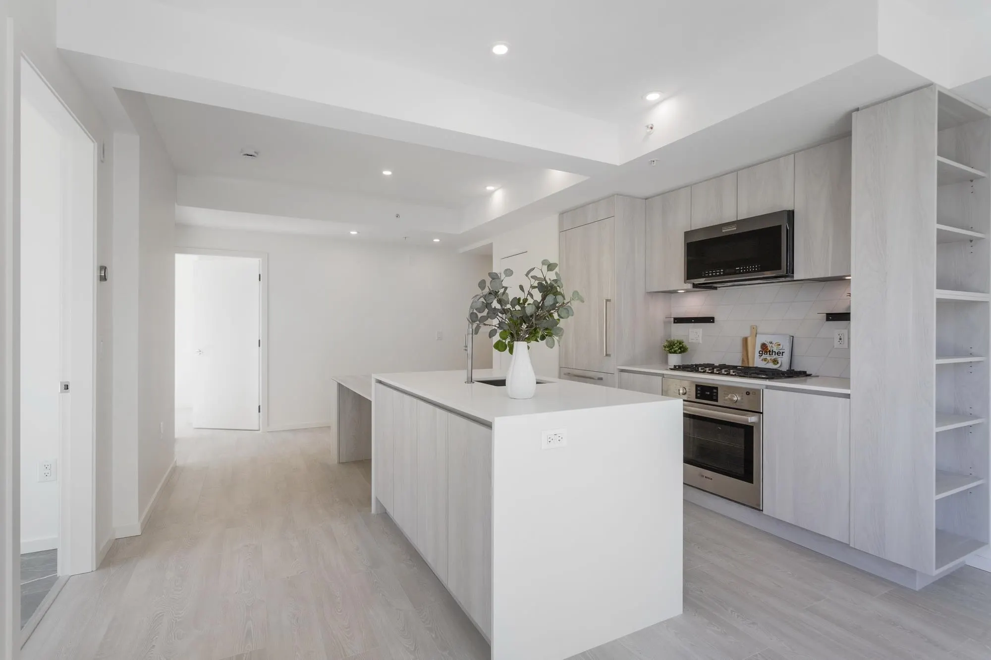 204 3264 Vanness Avenue