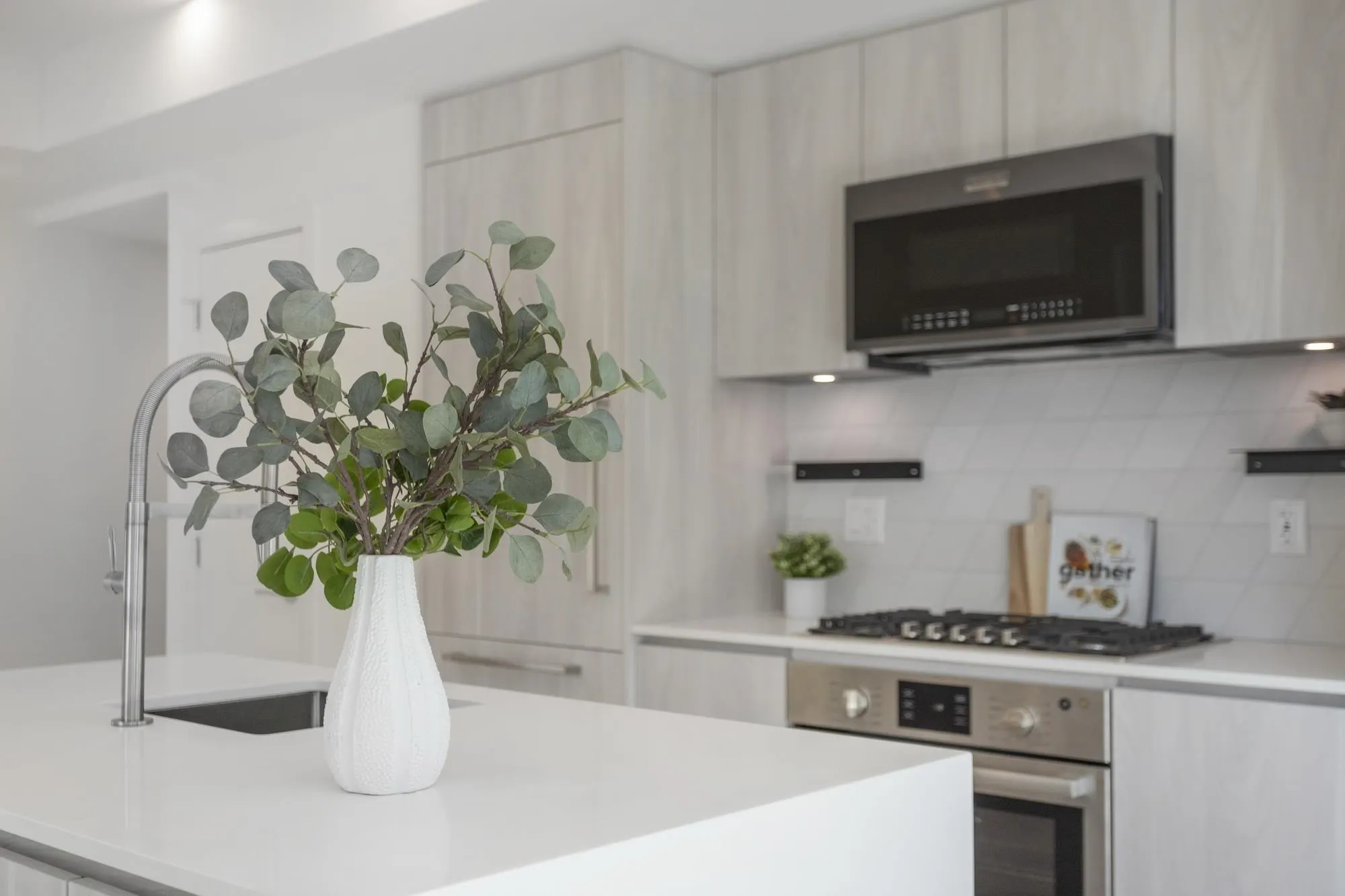 204 3264 Vanness Avenue