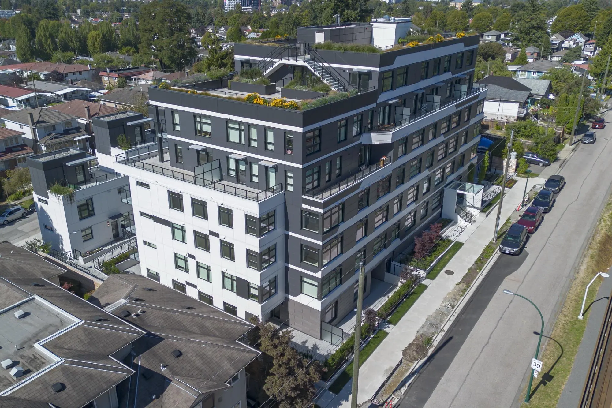 206 3264 Vanness Avenue