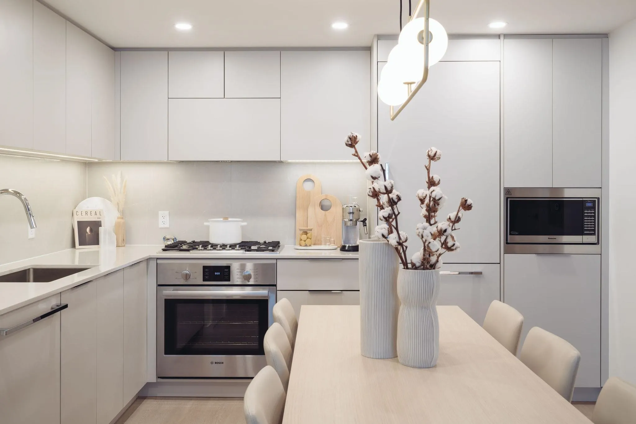 607 311 Alderson Avenue