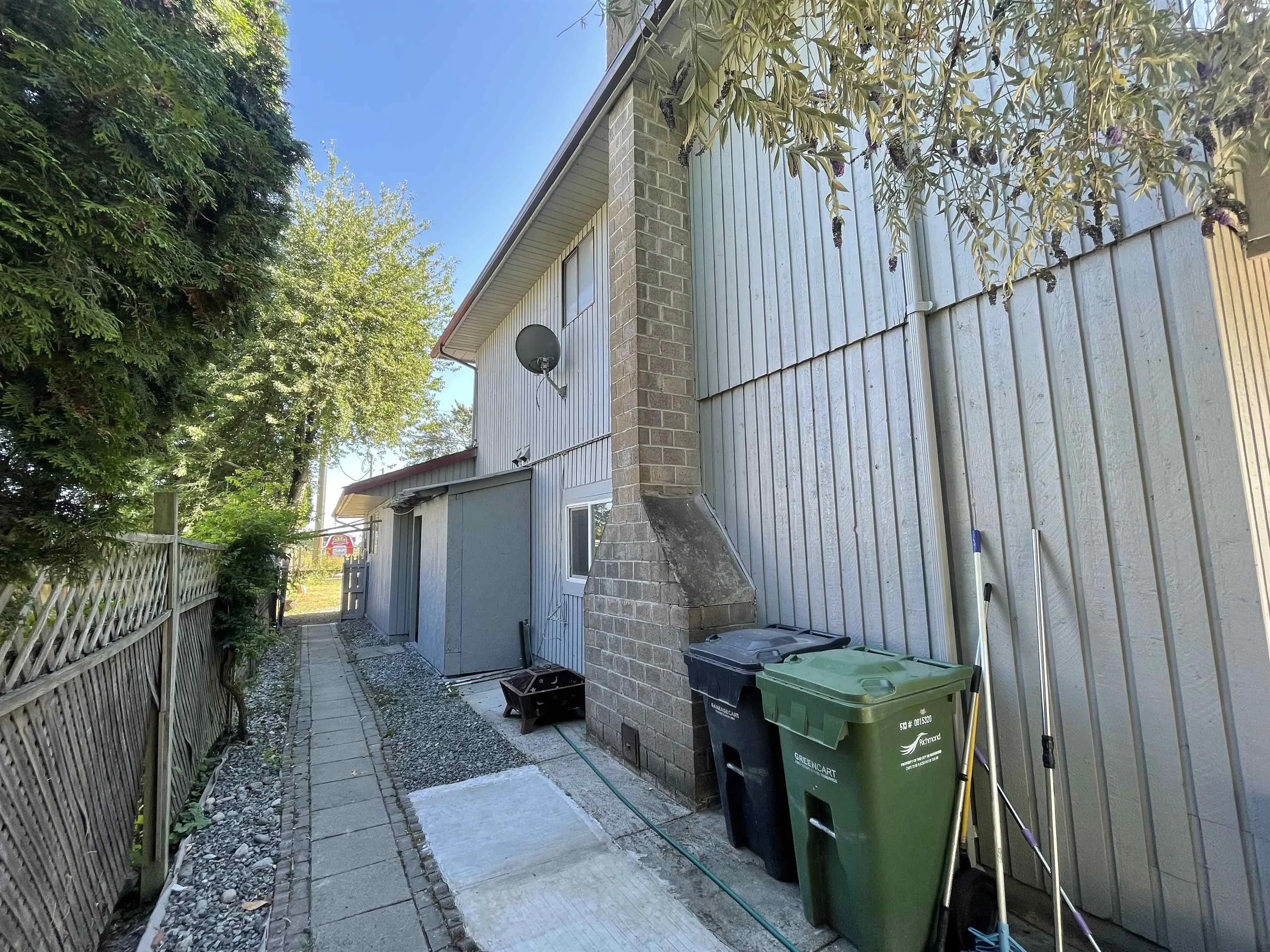 10471 Steveston Highway