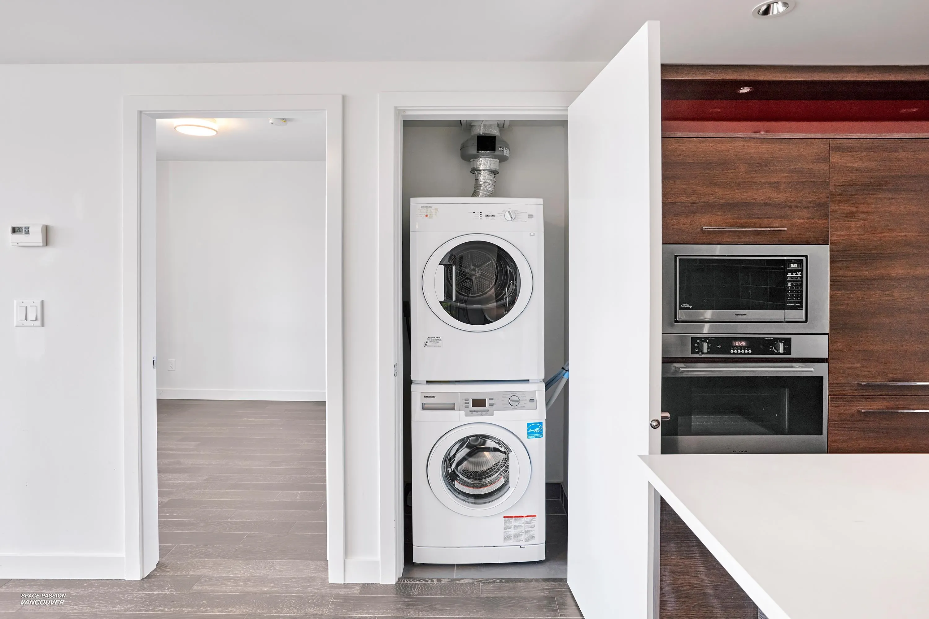 1706 7488 Lansdowne Road