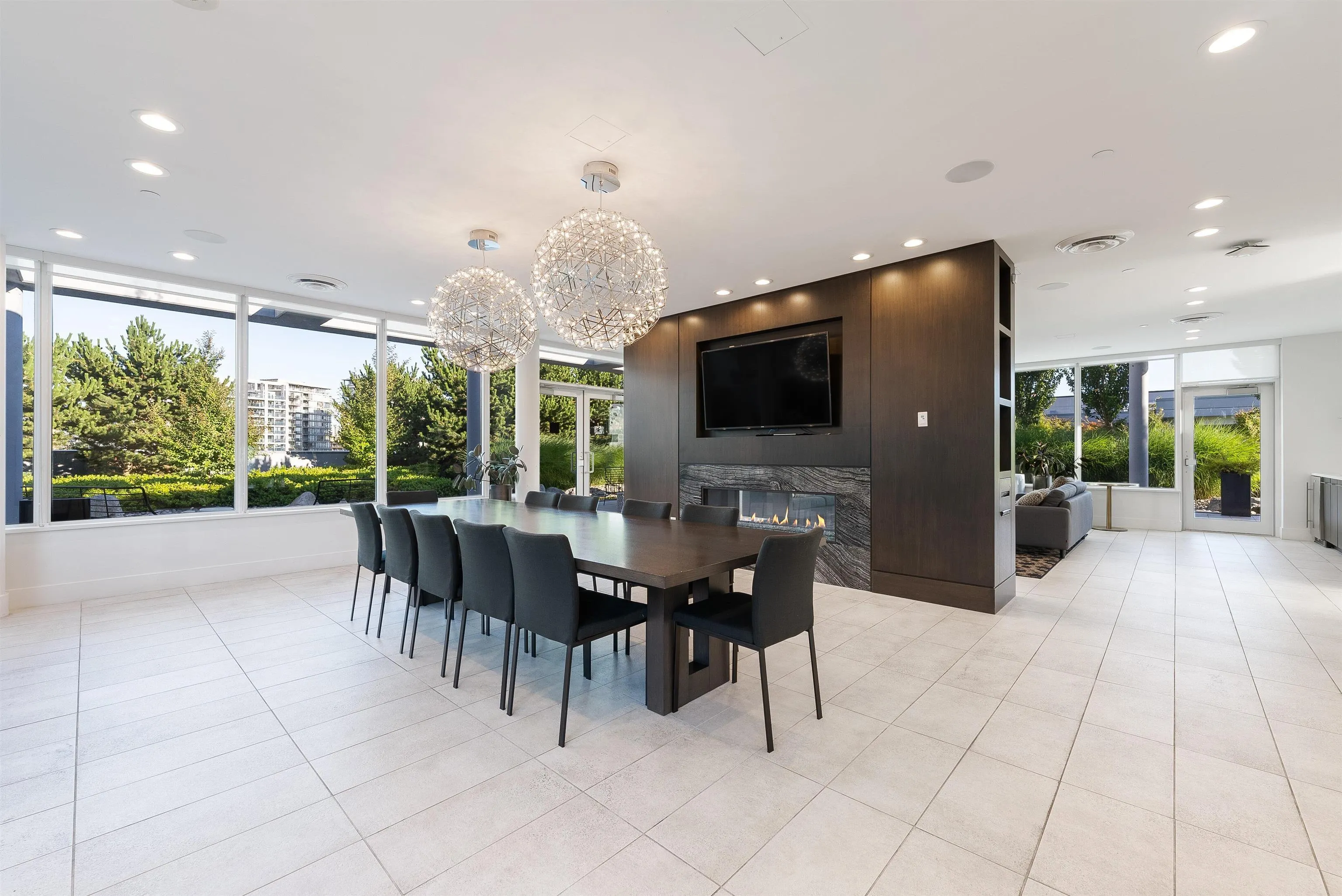 1706 7488 Lansdowne Road