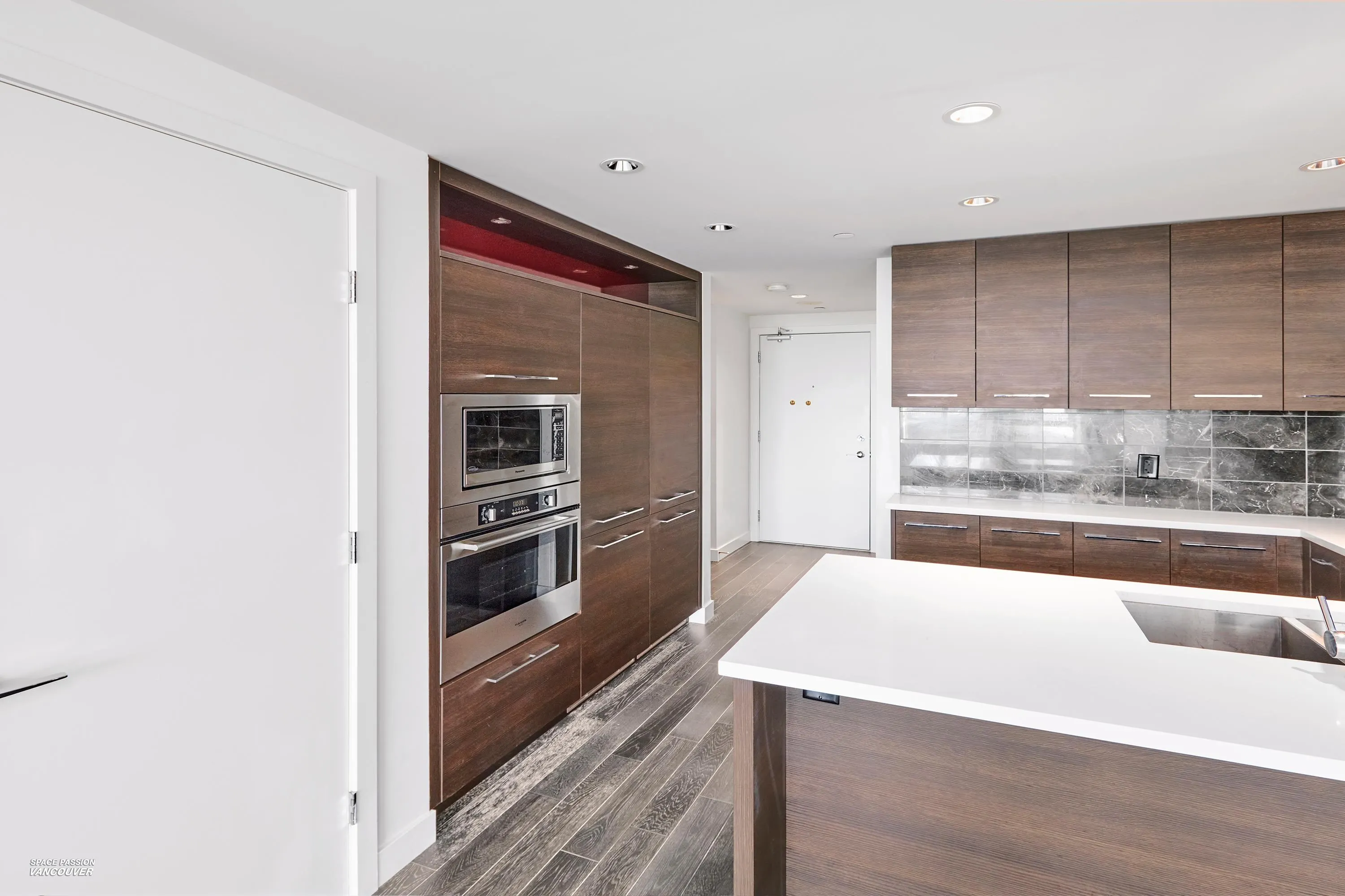 1706 7488 Lansdowne Road