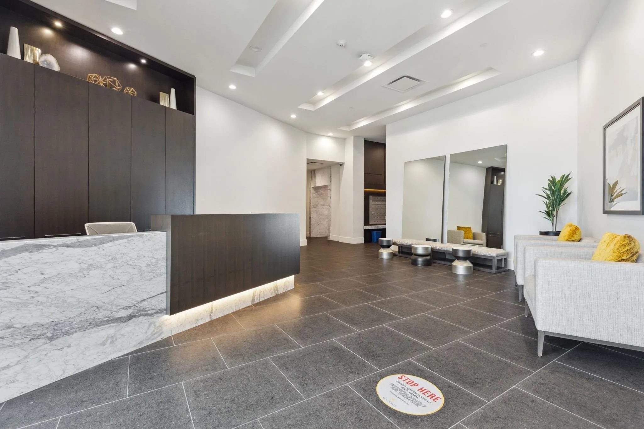 1706 7488 Lansdowne Road