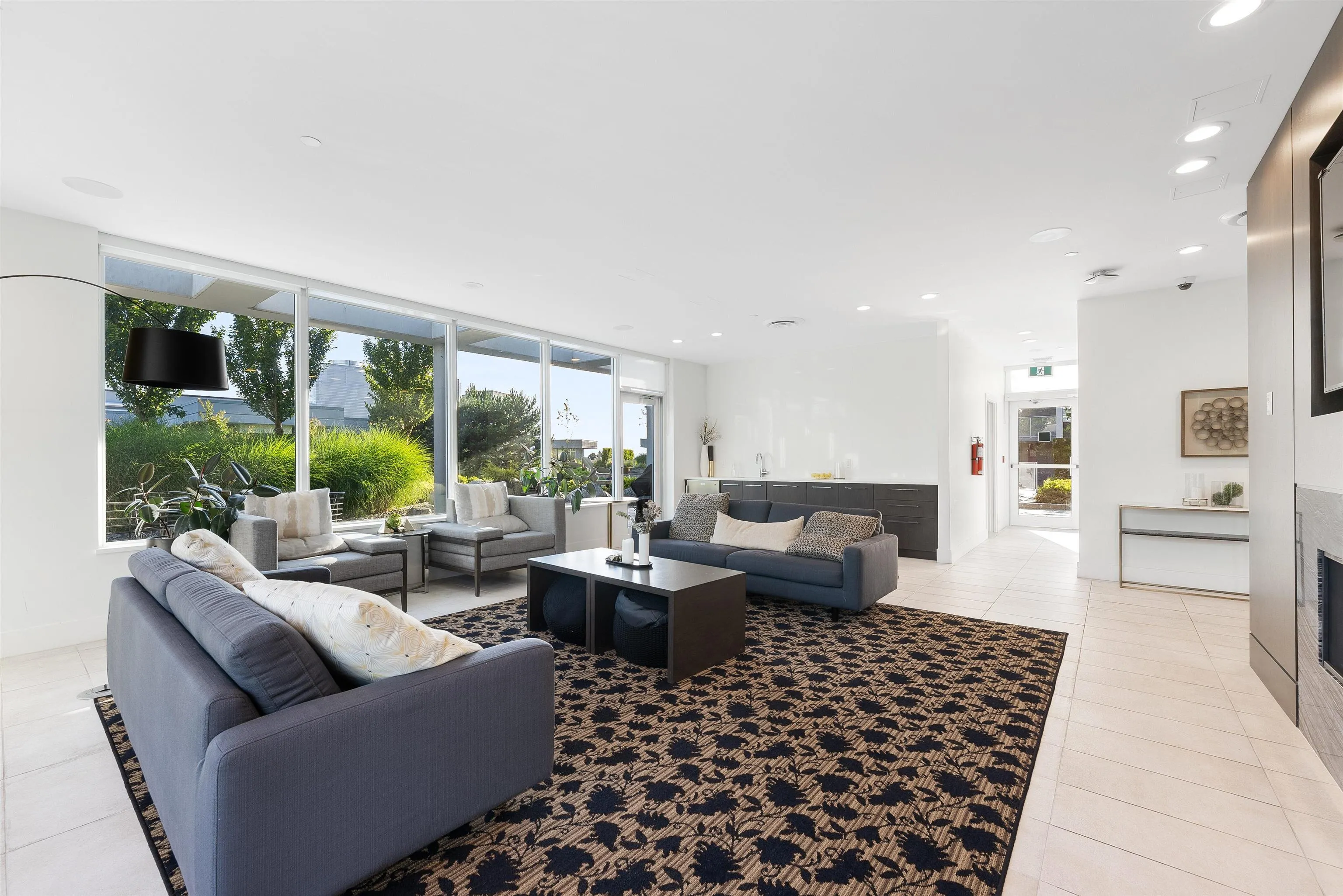 1706 7488 Lansdowne Road