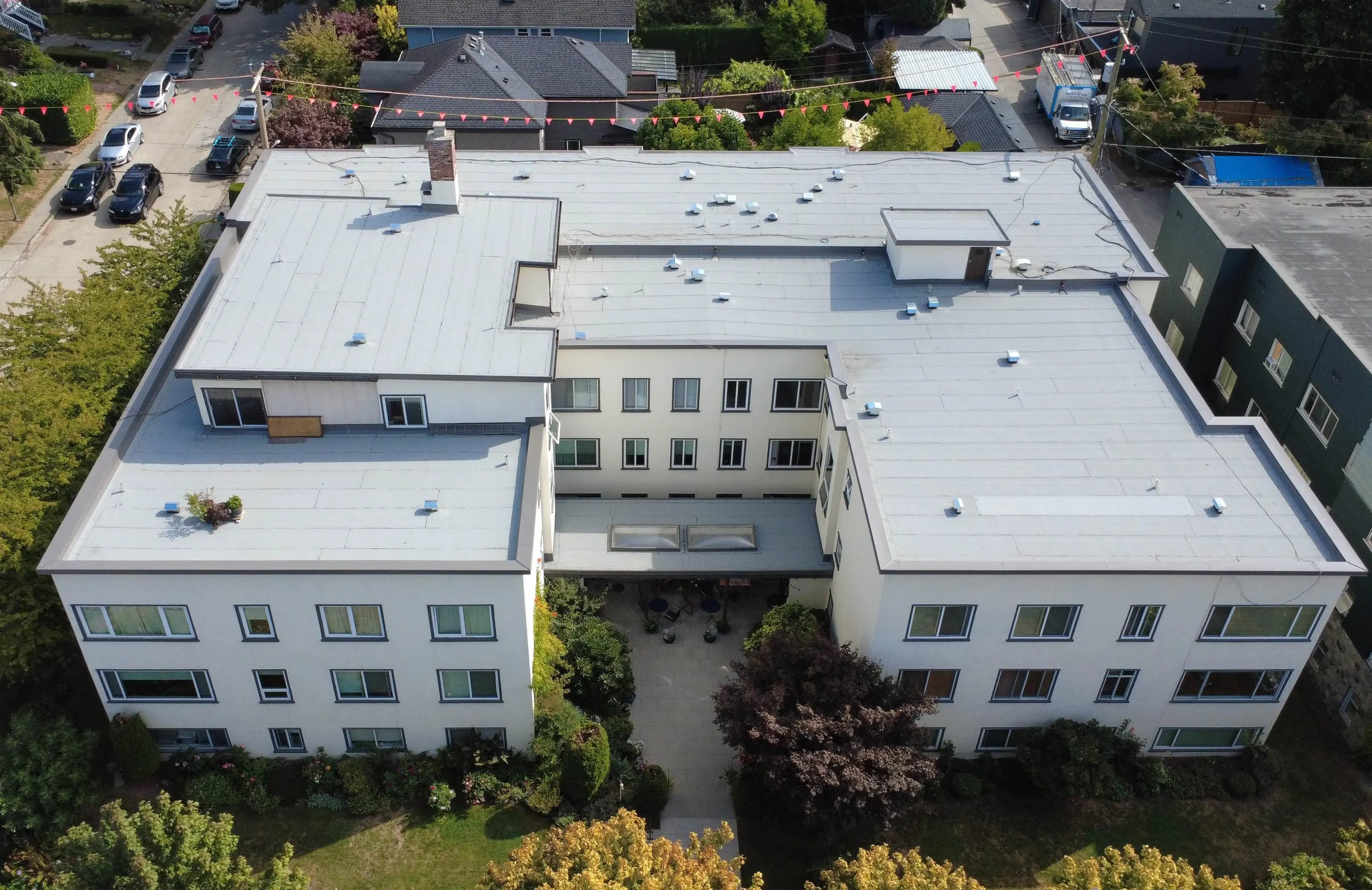 305 3530 Cambie Street