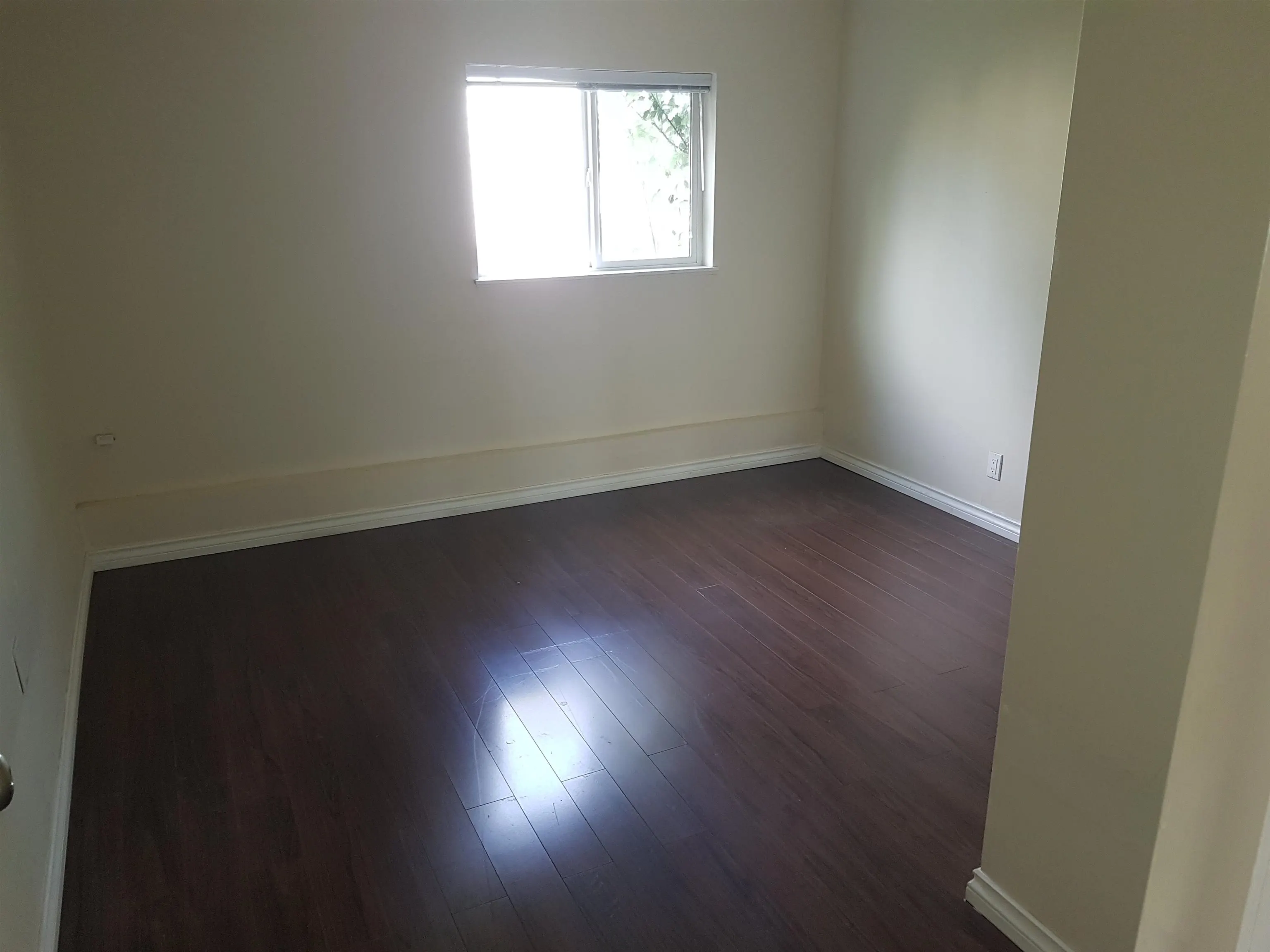 10120 Aintree Crescent