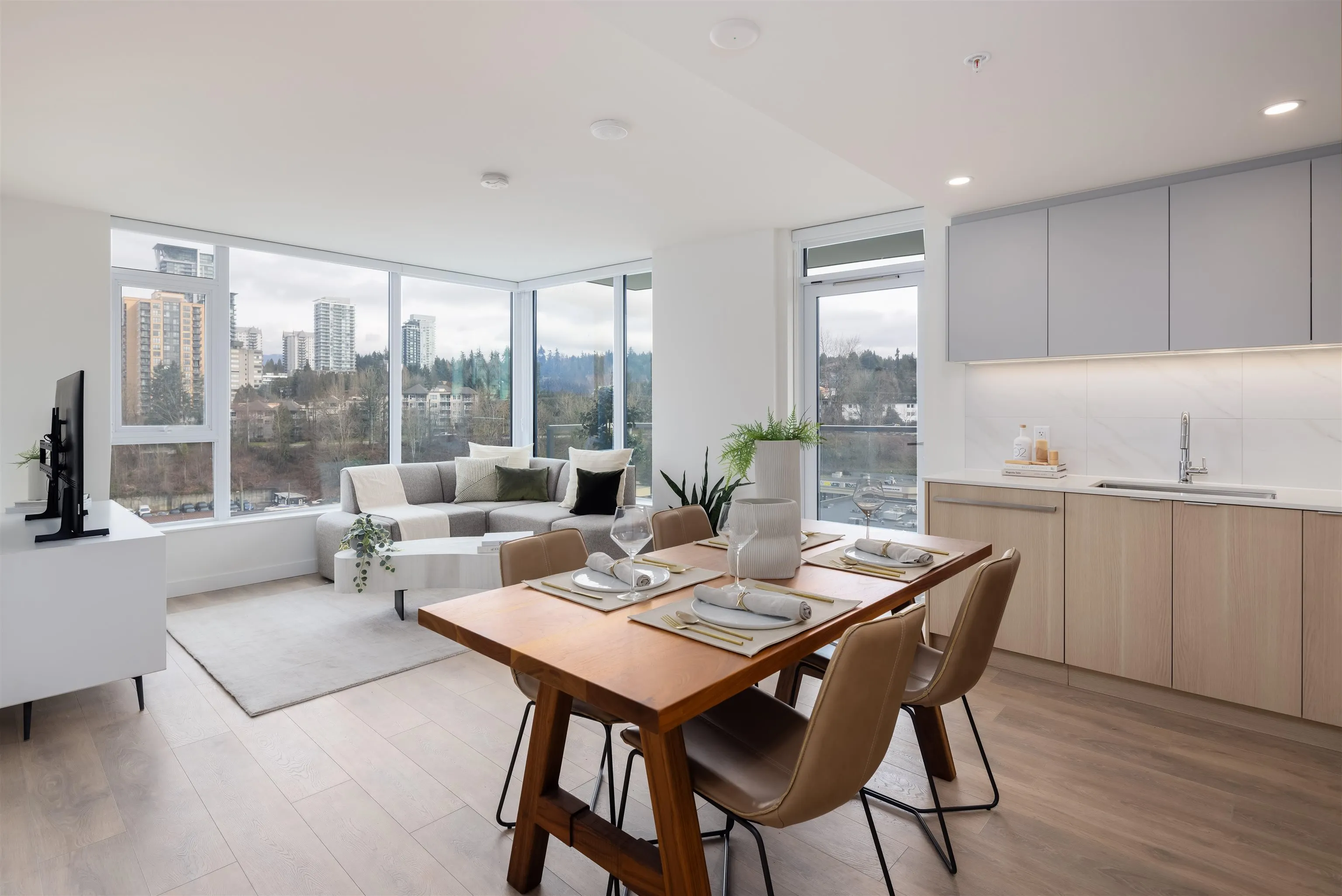 2407 308 Alderson Avenue