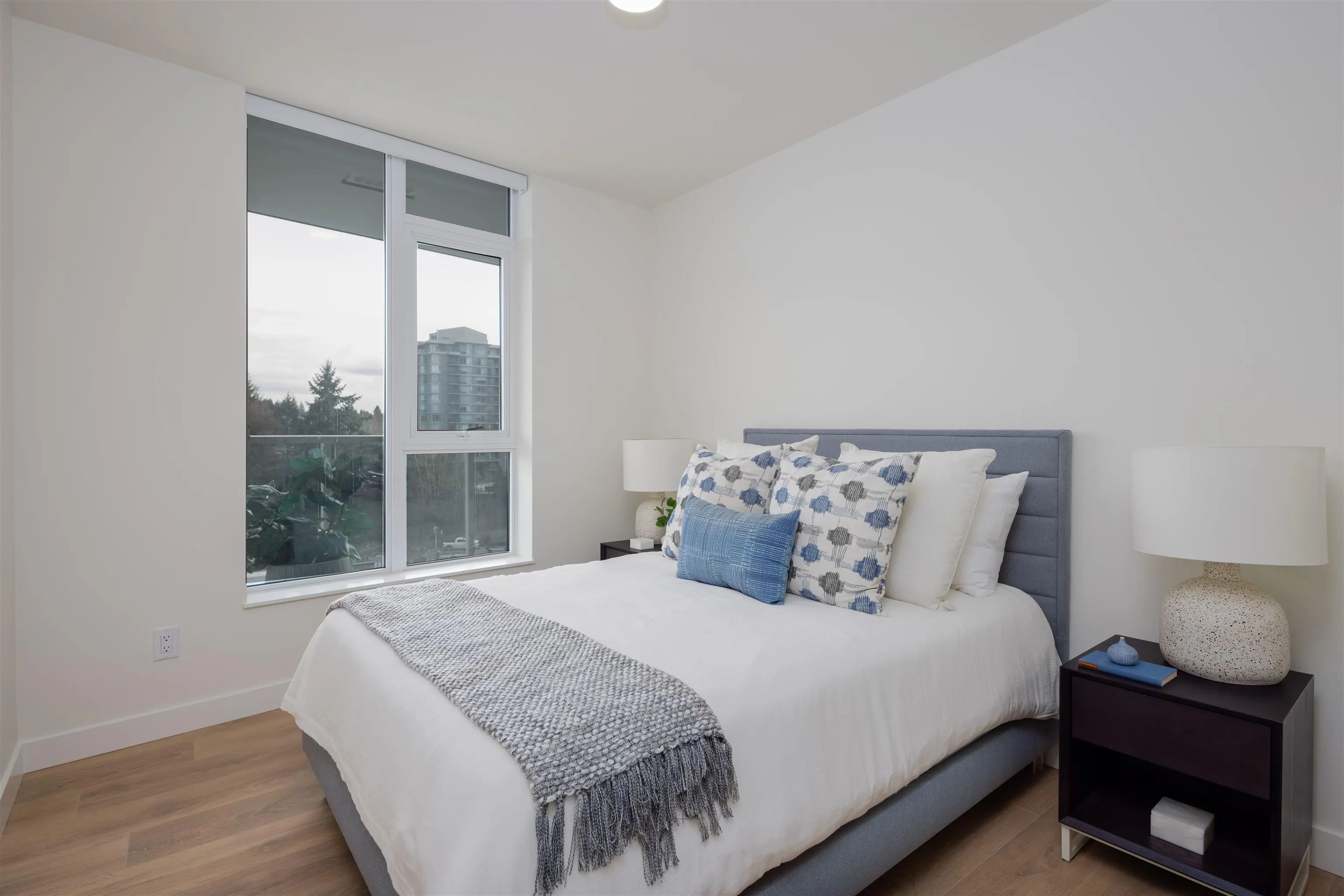 2407 308 Alderson Avenue