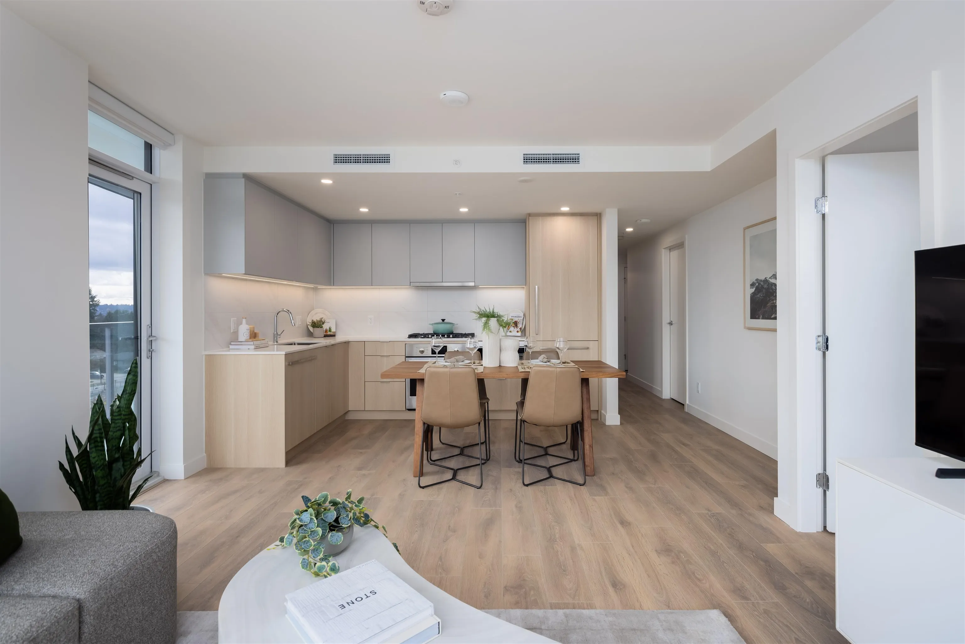 2407 308 Alderson Avenue