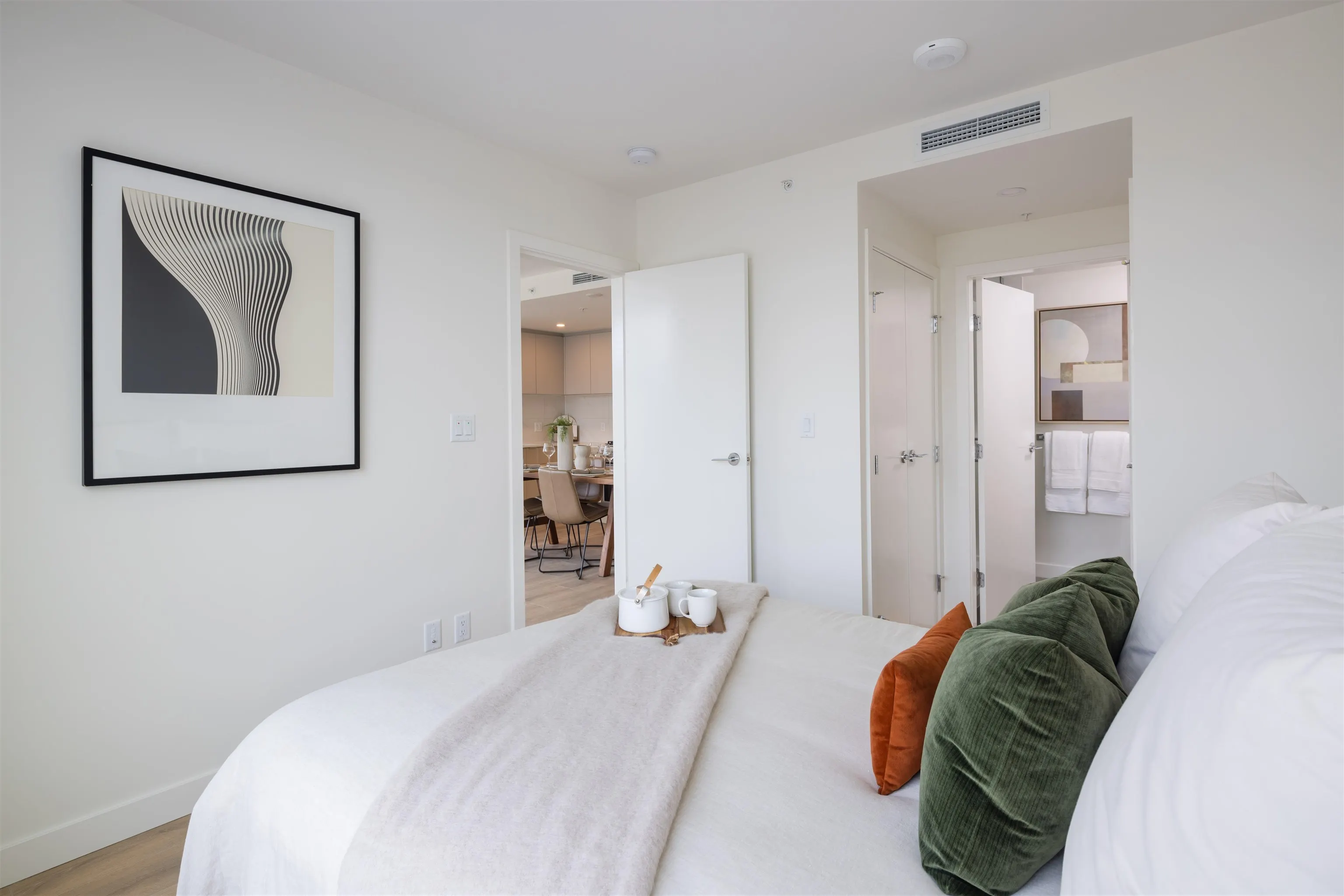 2407 308 Alderson Avenue