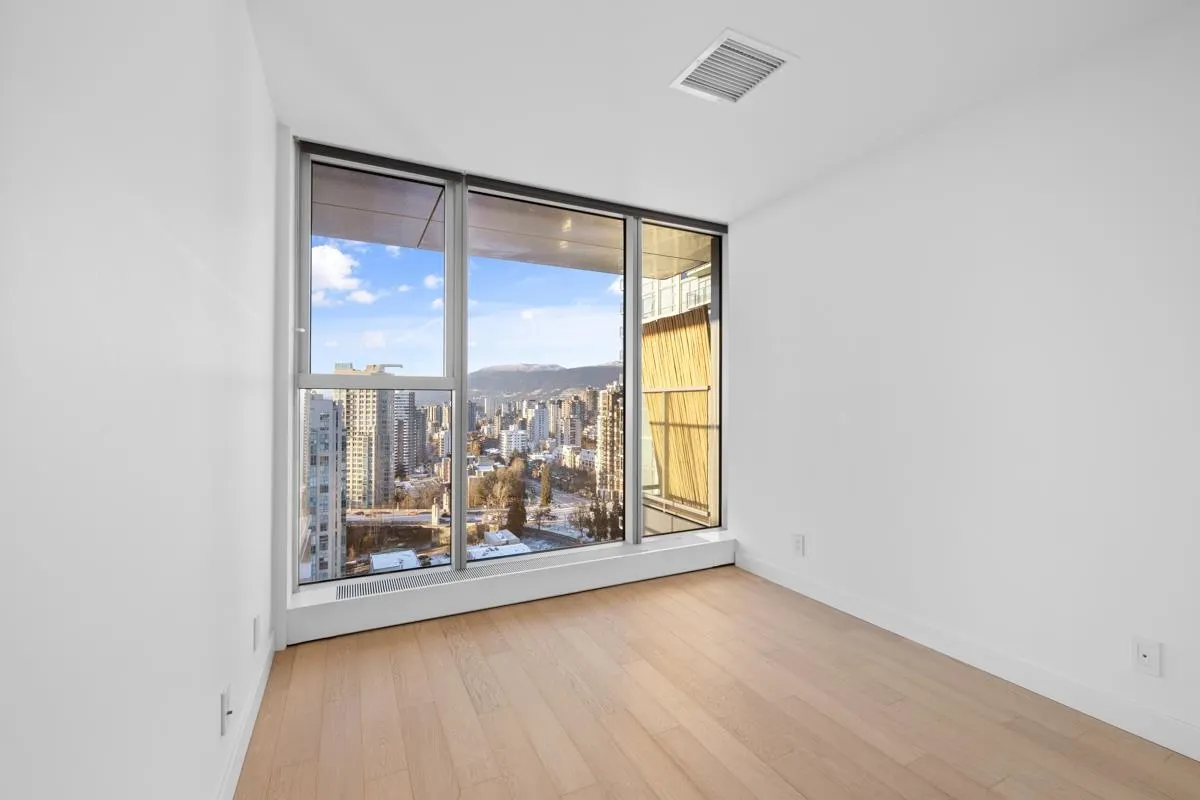 2705 1480 Howe Street