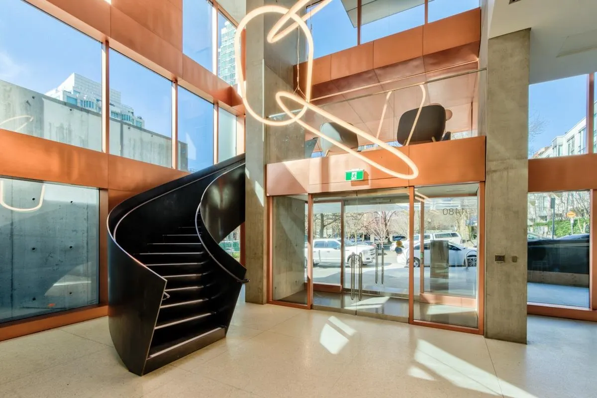 2705 1480 Howe Street