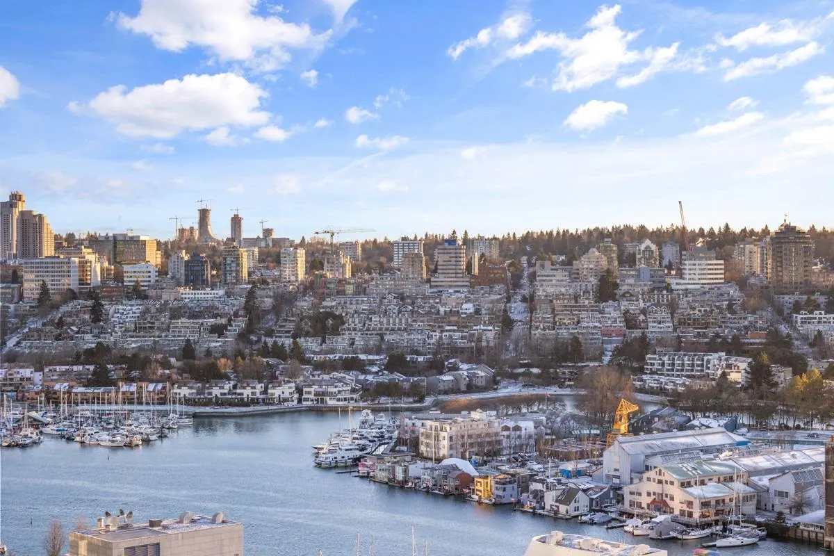 2705 1480 Howe Street