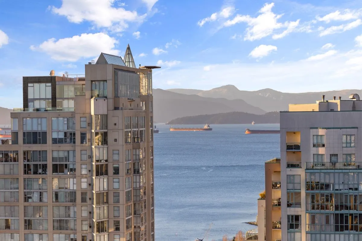 2705 1480 Howe Street