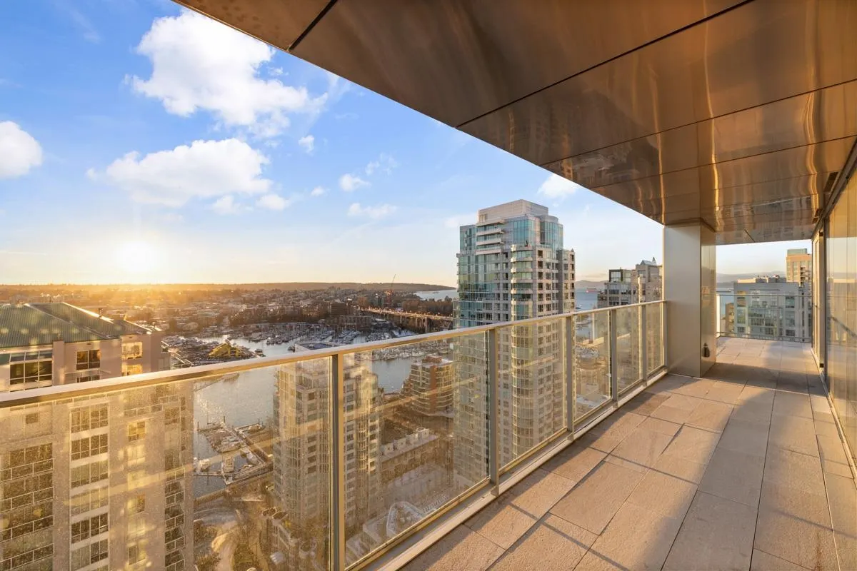 2705 1480 Howe Street