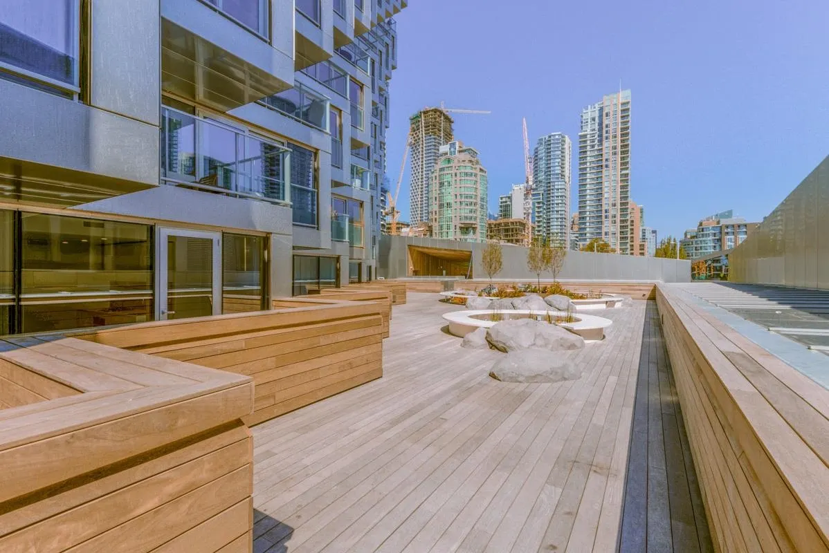 2705 1480 Howe Street