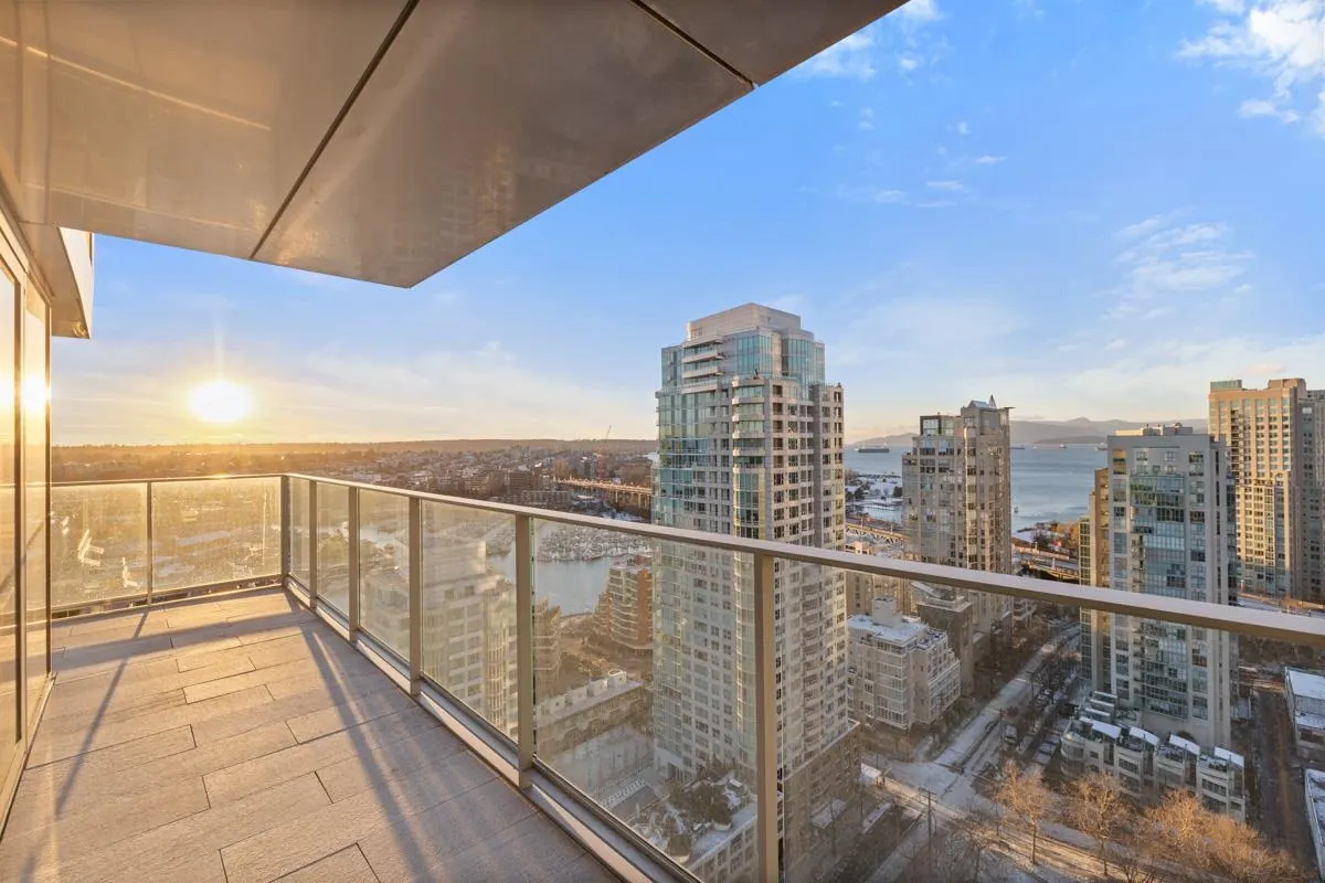 2705 1480 Howe Street