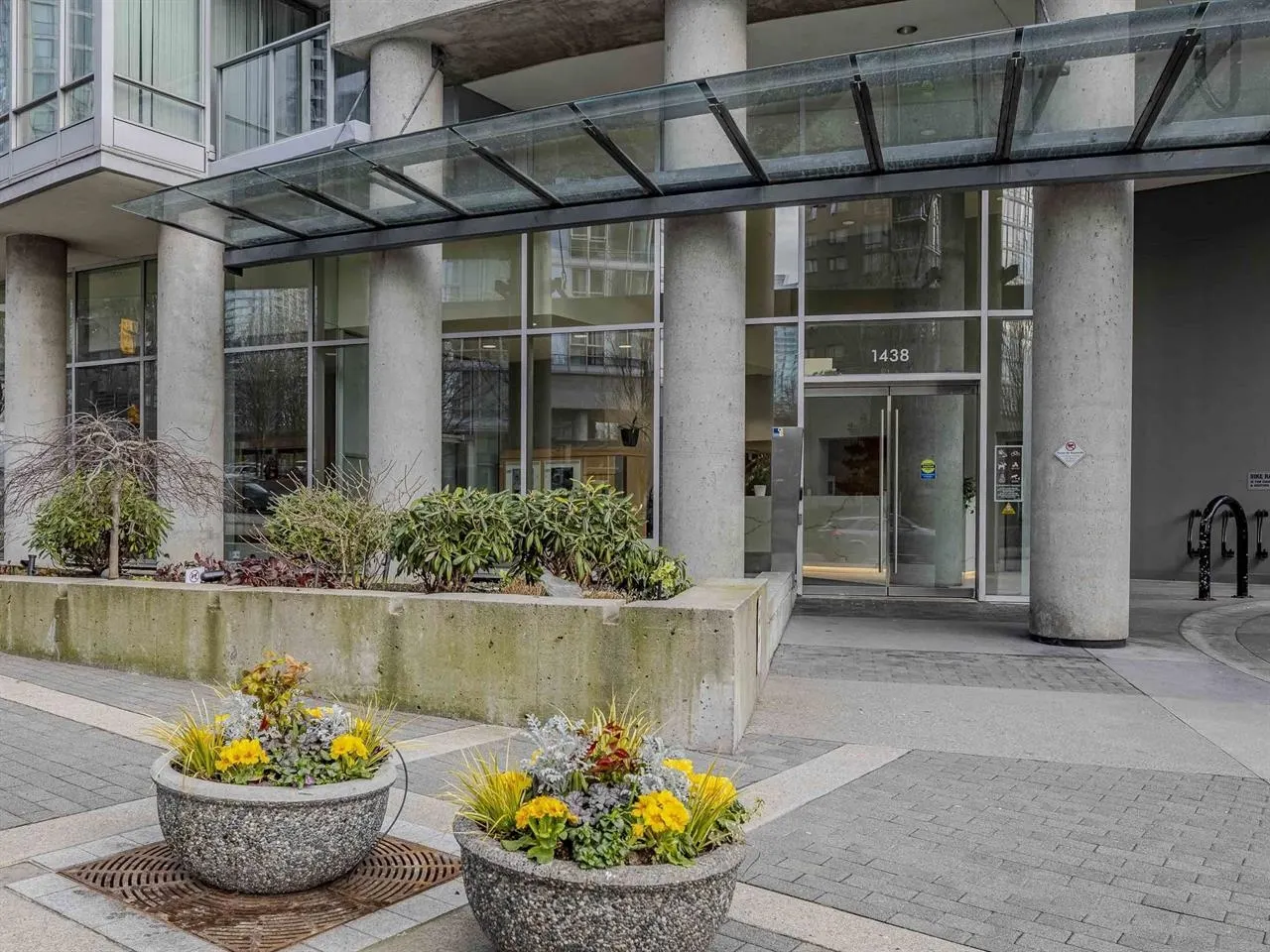 2306 1438 Richards Street