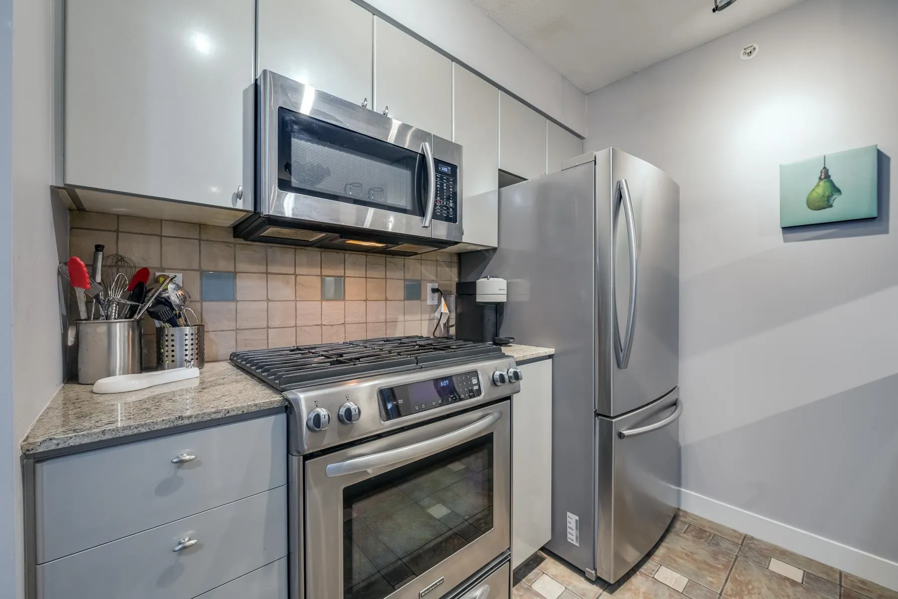 2306 1438 Richards Street