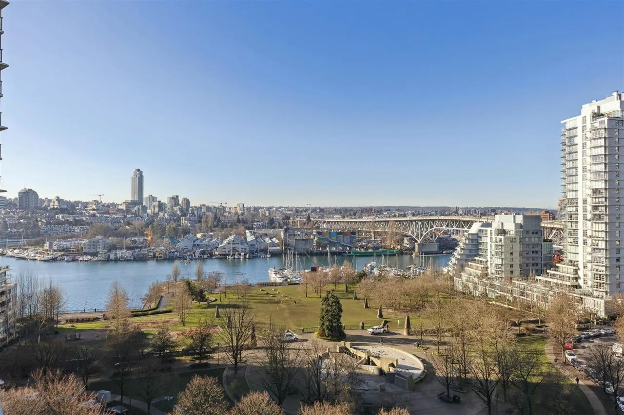 2306 1438 Richards Street