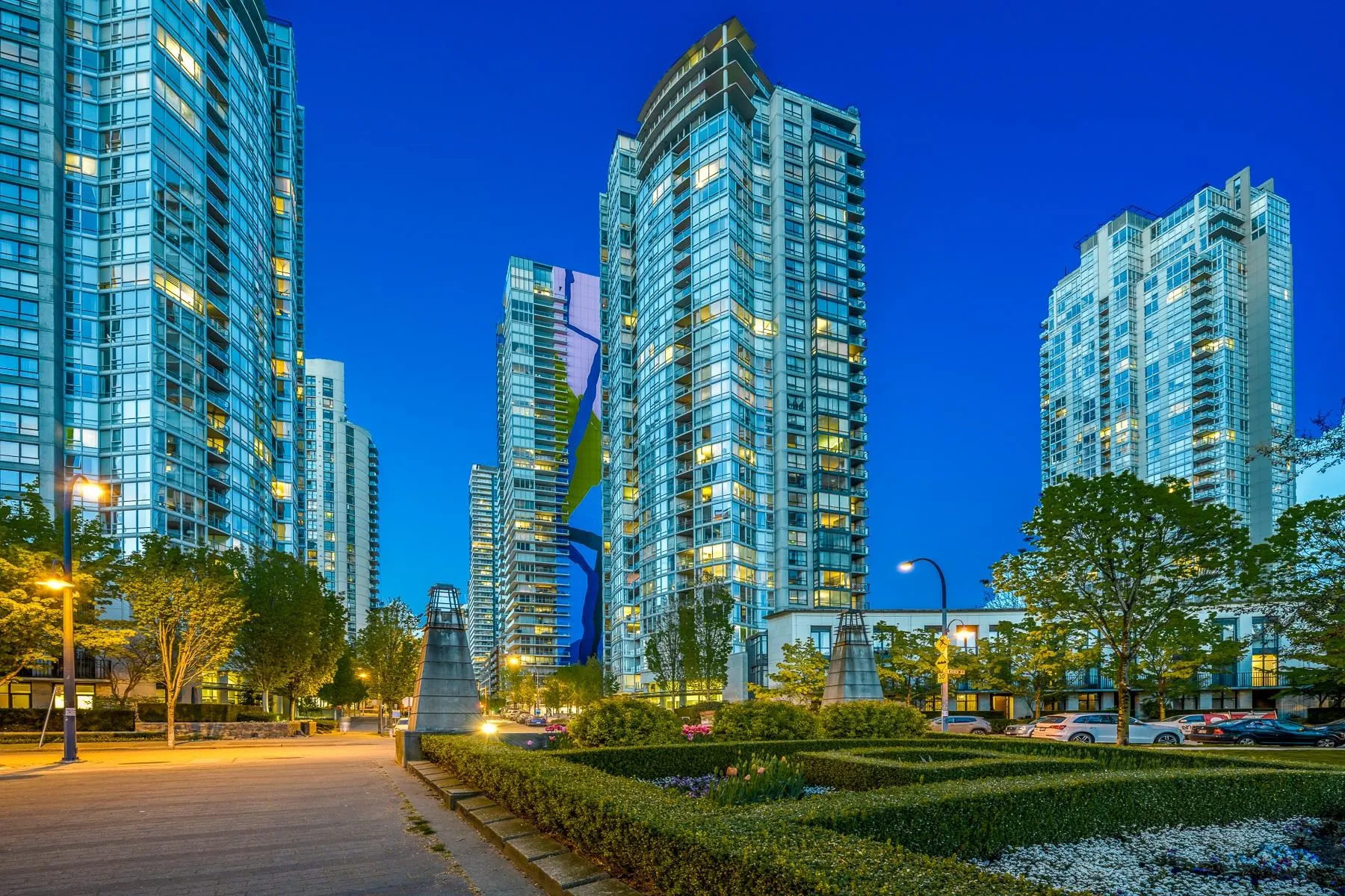 2306 1438 Richards Street