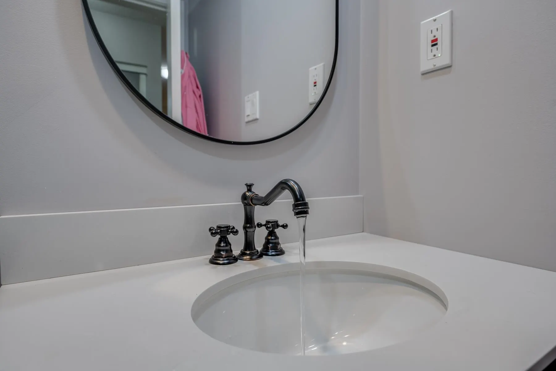 2306 1438 Richards Street