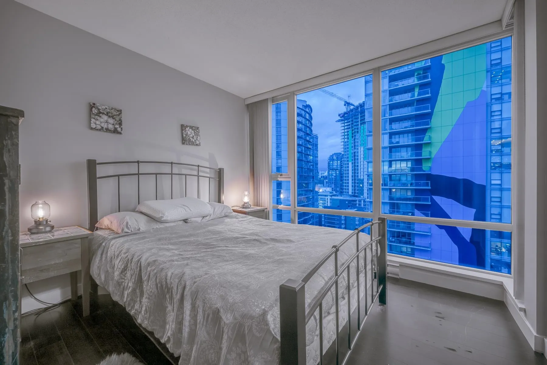 2306 1438 Richards Street