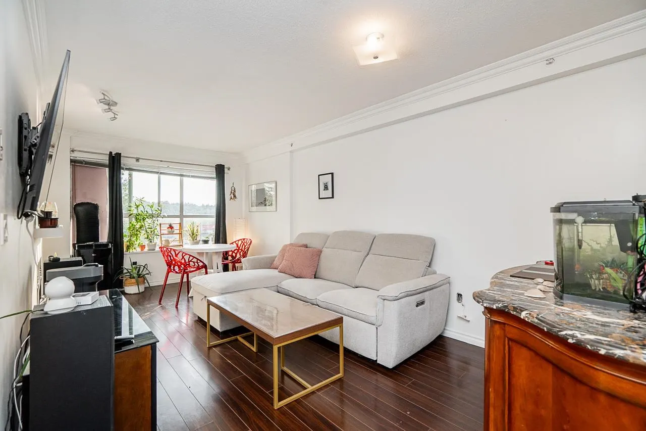 328 528 Rochester Avenue