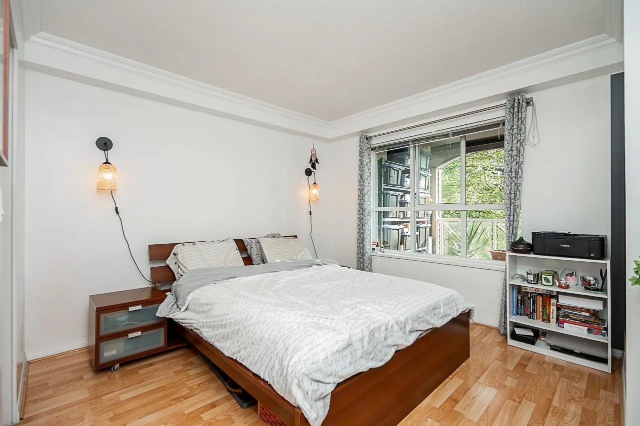 328 528 Rochester Avenue