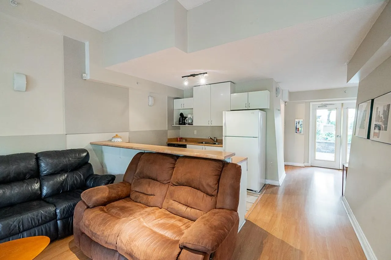 328 528 Rochester Avenue