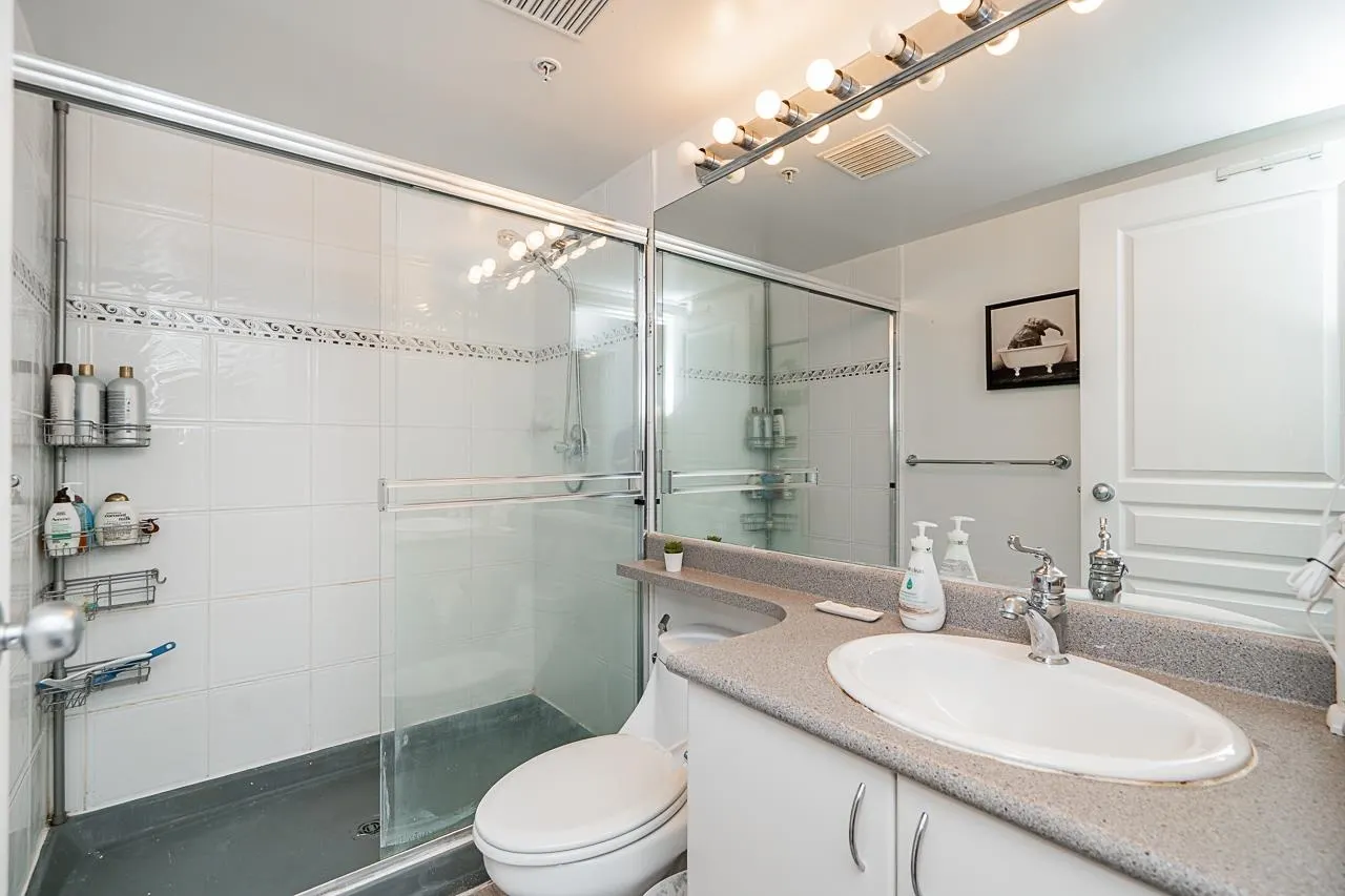 328 528 Rochester Avenue