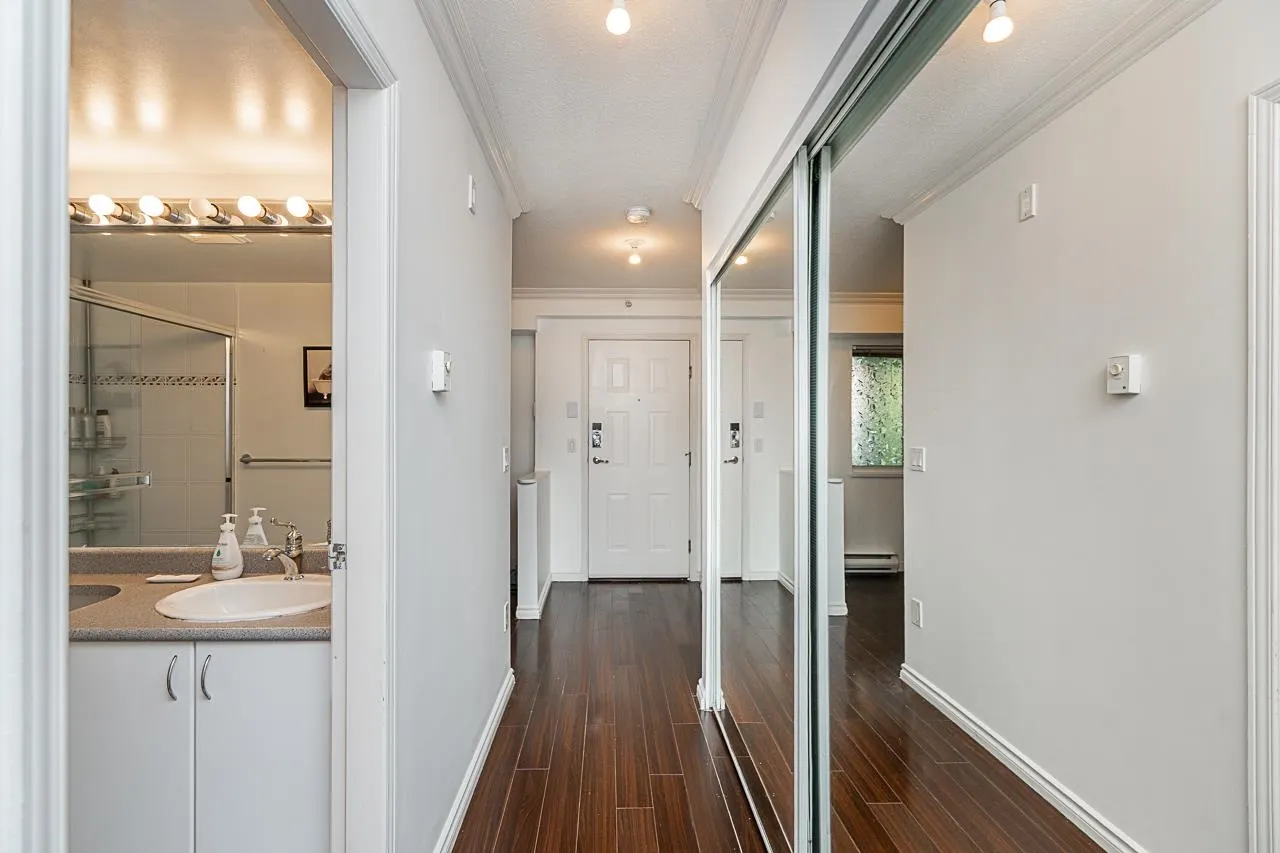 328 528 Rochester Avenue