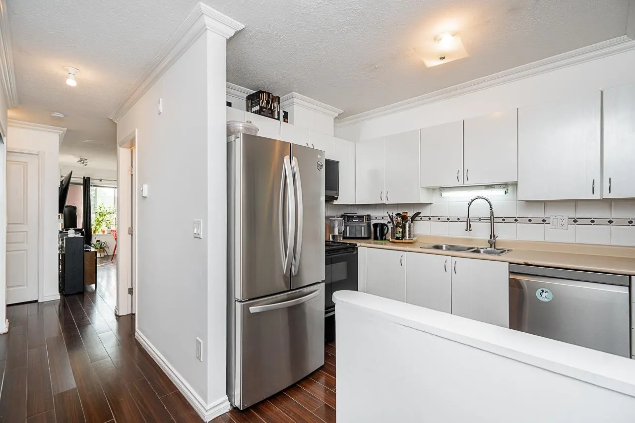 328 528 Rochester Avenue