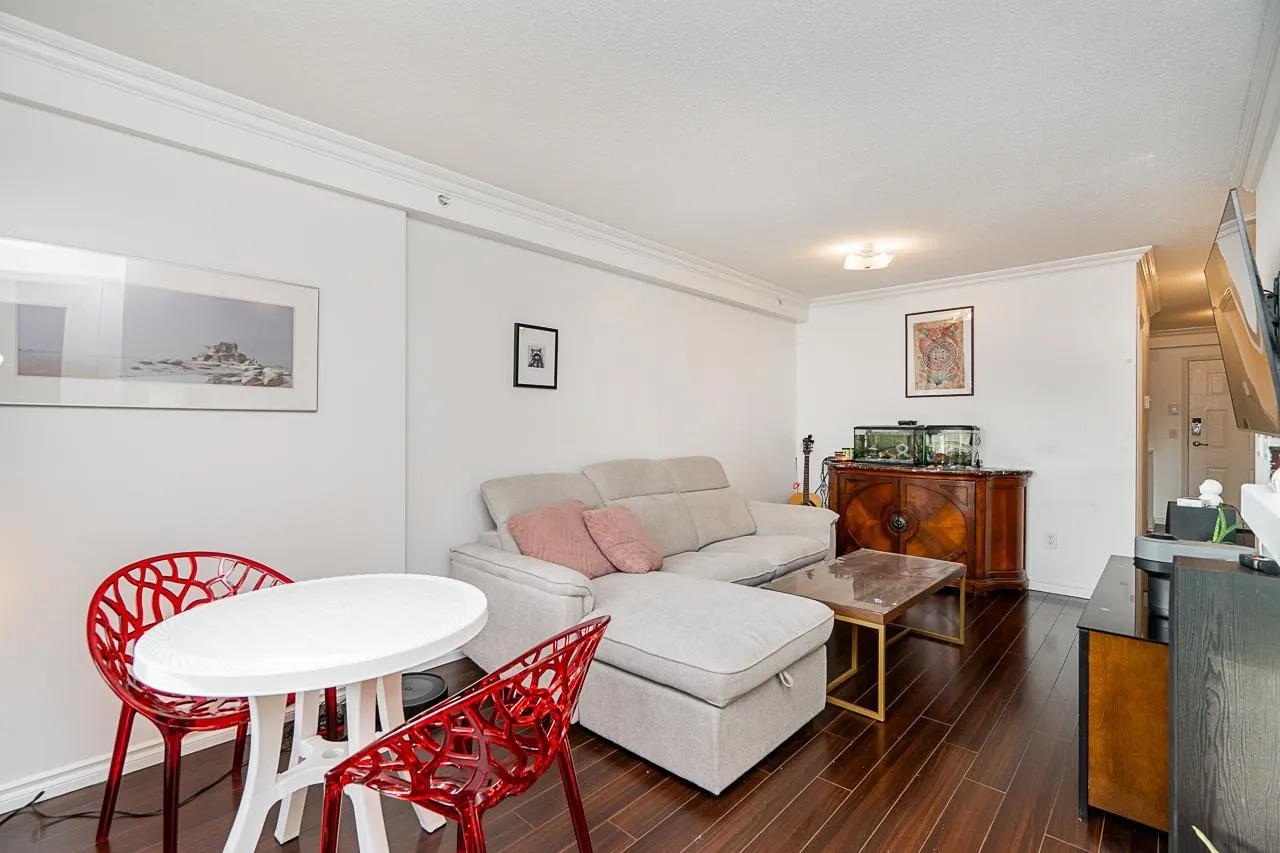 328 528 Rochester Avenue