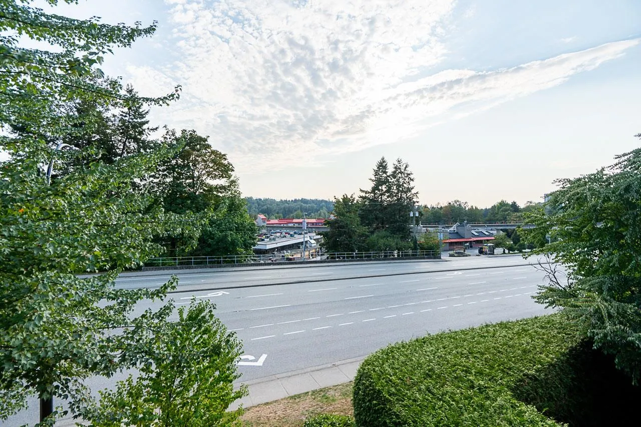 328 528 Rochester Avenue