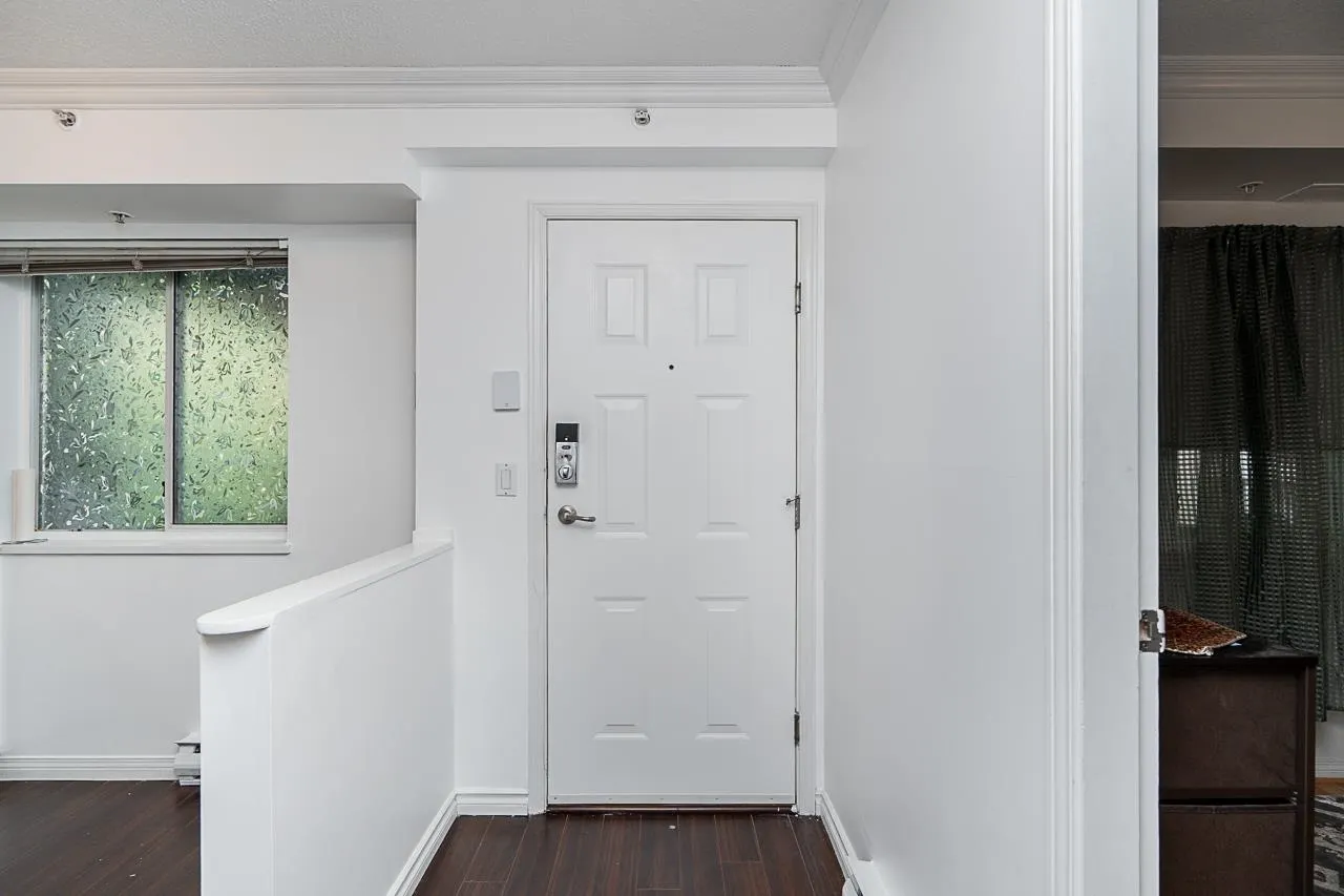 328 528 Rochester Avenue