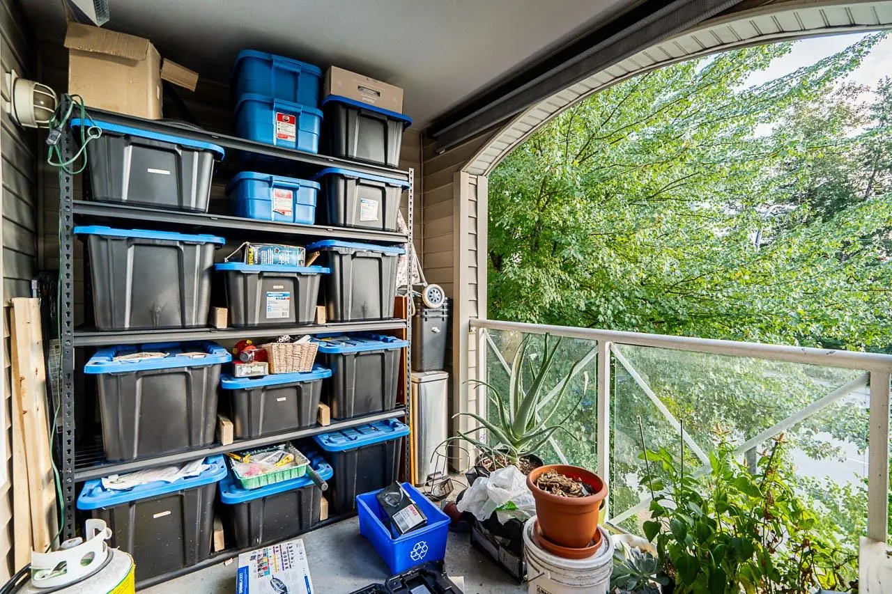 328 528 Rochester Avenue