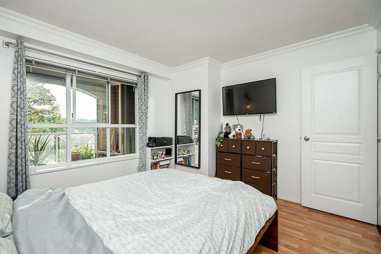 328 528 Rochester Avenue