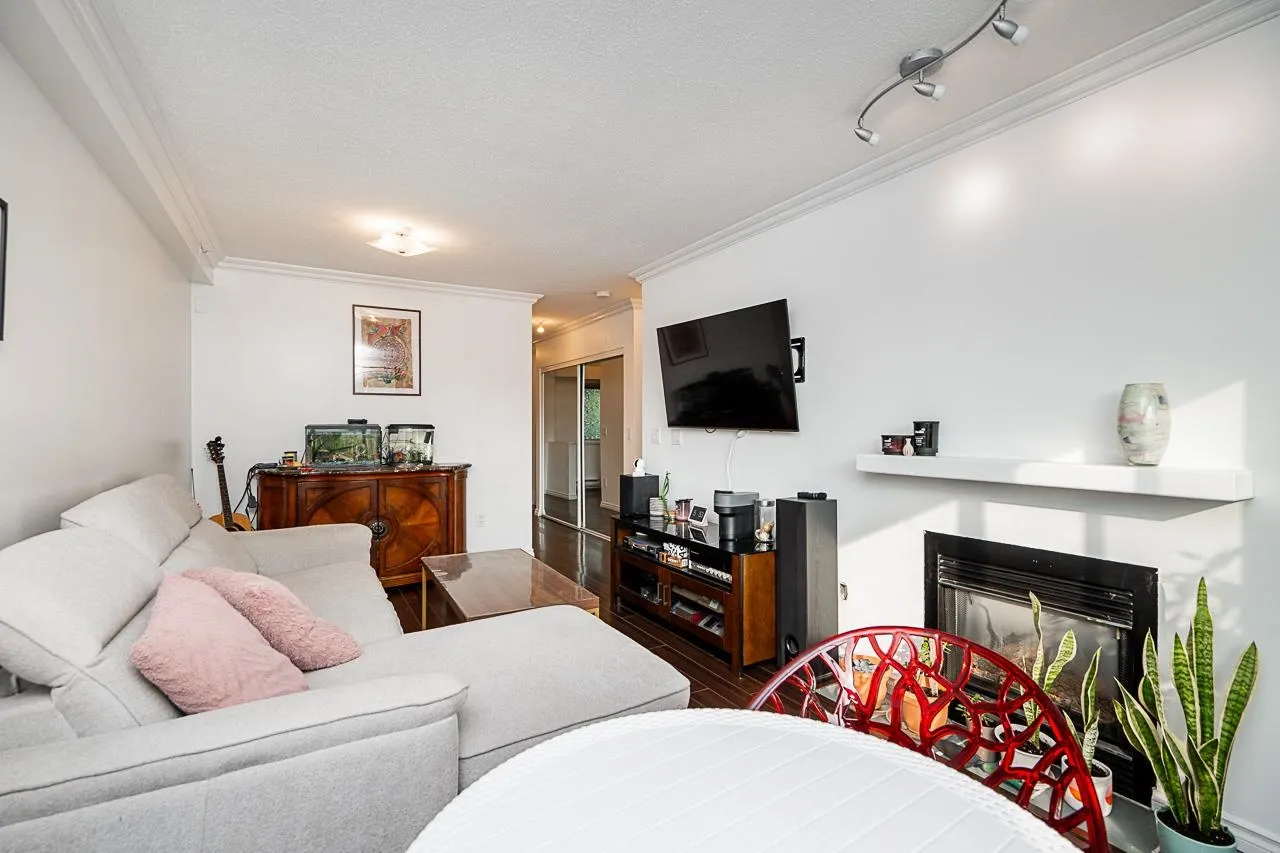 328 528 Rochester Avenue