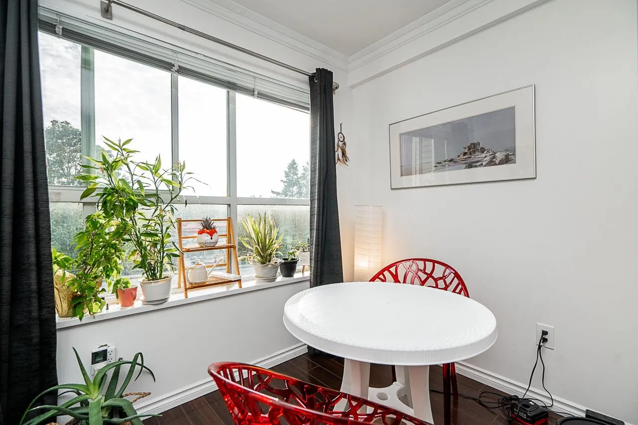 328 528 Rochester Avenue